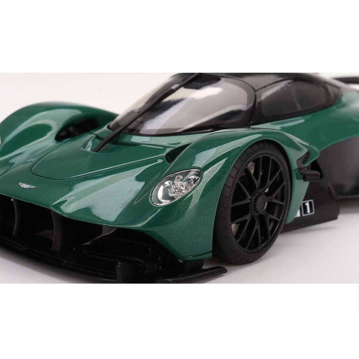 Aston Martin Valkyrie - Racing Green - 1:18 Scale Resin Model Car - Image 4