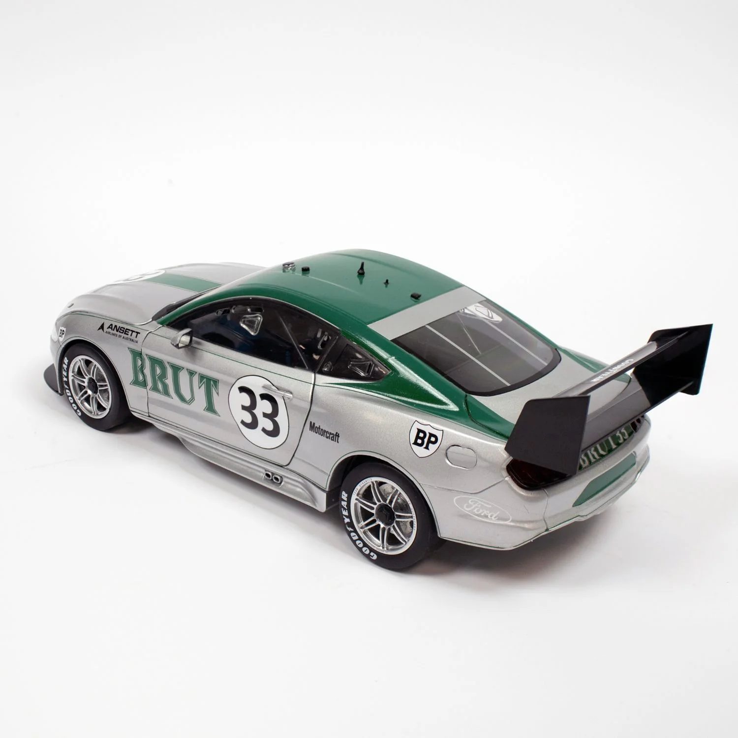 FORD MUSTANG - ALLAN MOFFAT RACING - ALLAN MOFFAT #33 - 1969 BRUT TRANS AM BOSS 302 - 1973 RETRO LIVERY - 1:18 Scale Diecast Model Car - Image 3