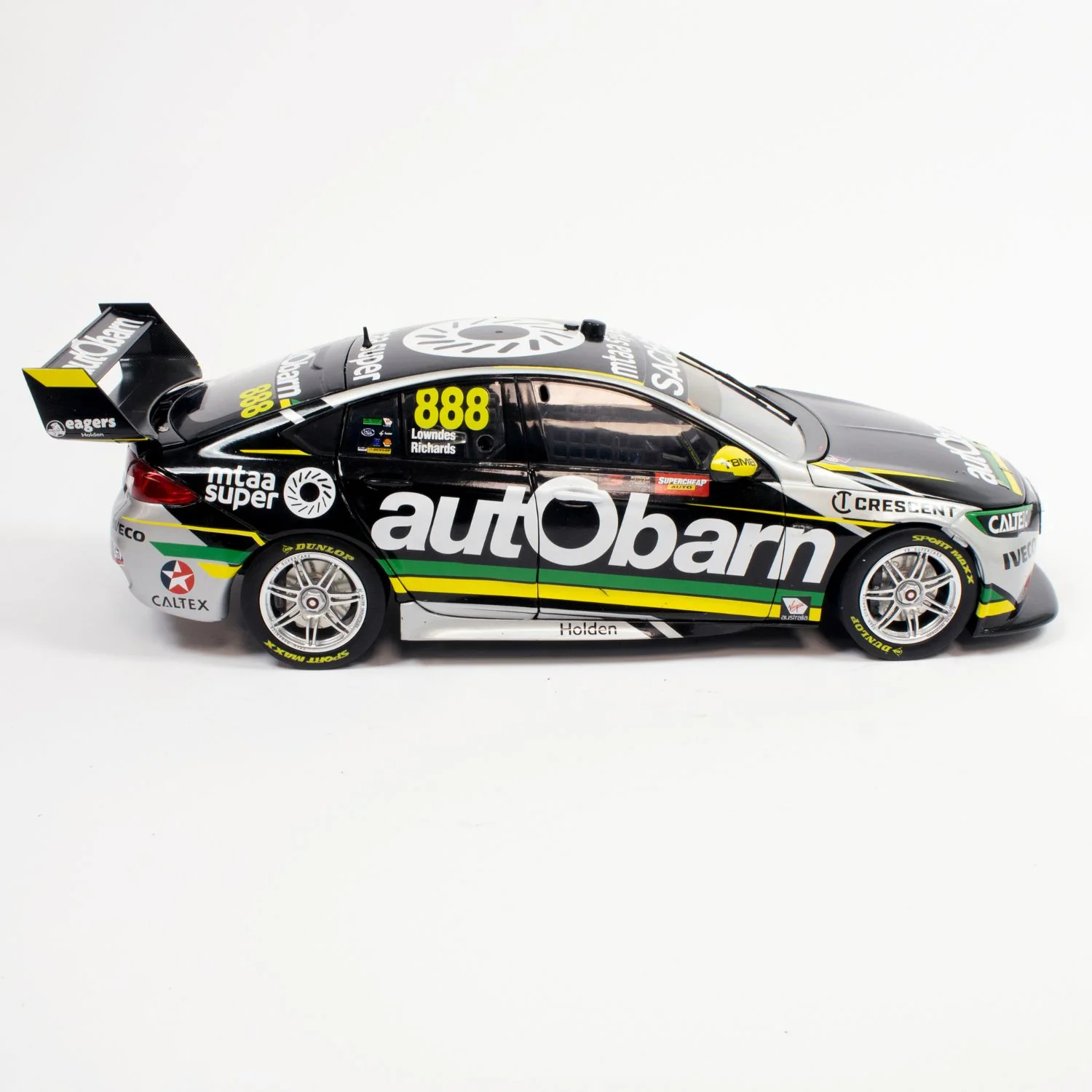 HOLDEN ZB COMMODORE - AUTOBARN LOWNDES RACING - CRAIG LOWNDES/STEVEN RICHARDS #888 - 2018 - BATHURST 1000 - WINNER - 1:18 Scale Diecast Model Car - Image 4