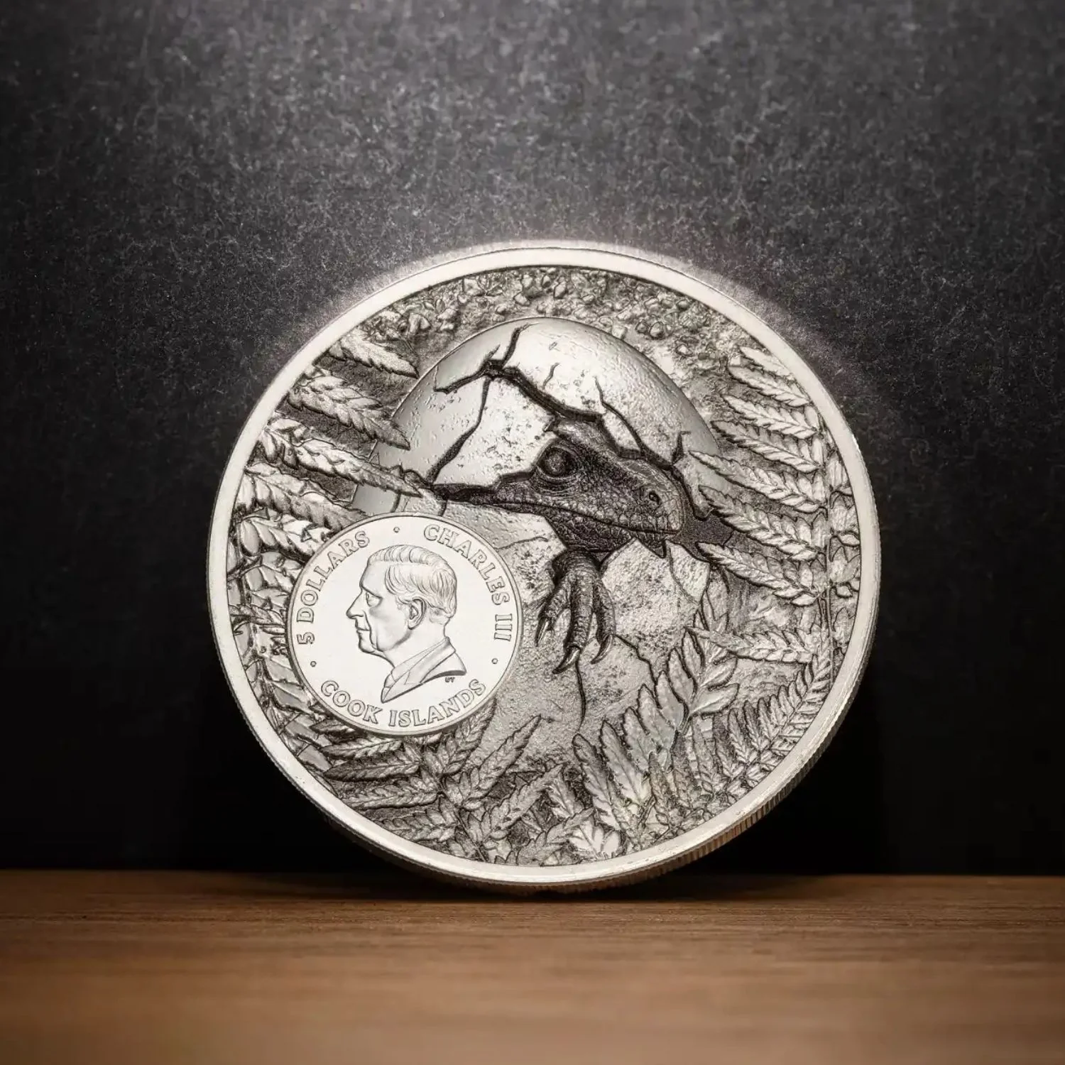 Jurassic Relics Carcharodontosaurus 2026 $5 1oz Silver Coin - Image 4